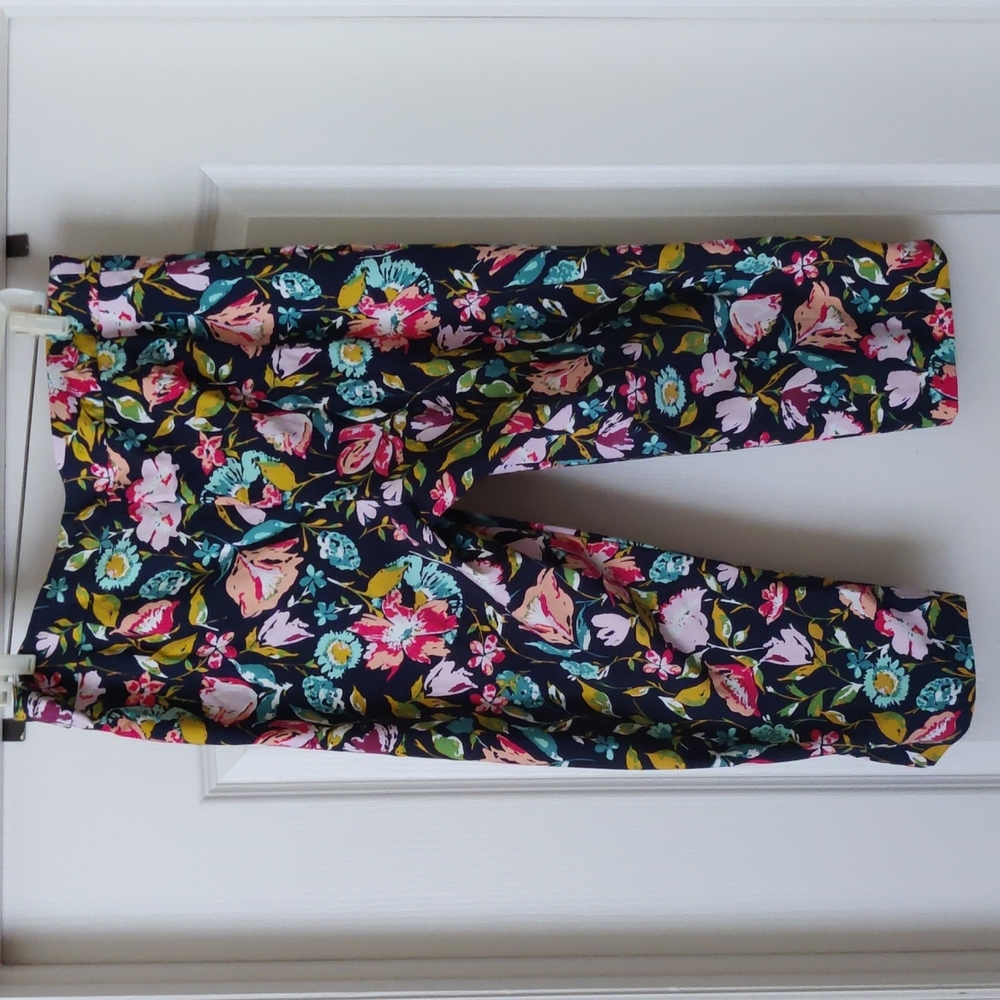 Capris - Picture 2 of 4